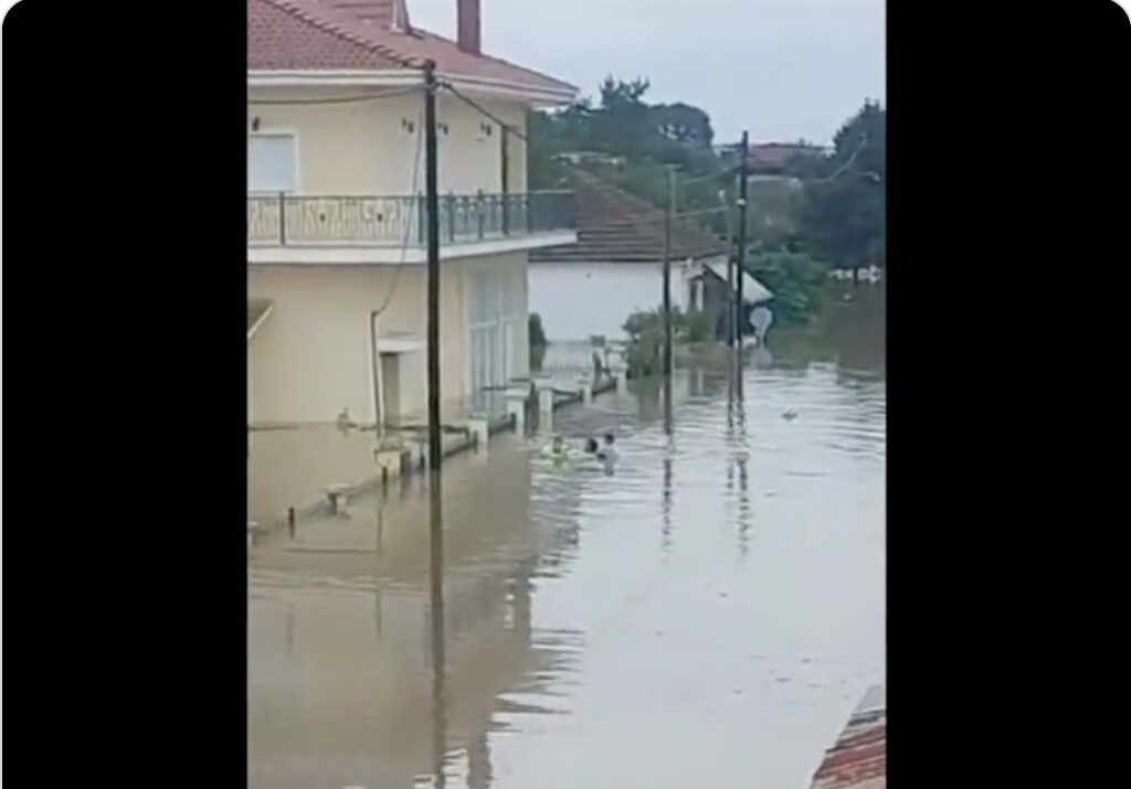 “Πνίγονται”-χωριά-στην-Καρδίτσα:-Κραυγή-αγωνίας-από-τους-εγκλωβισμένους-κατοίκους-–-“Δε-θέλετε-να-ξέρετε-τι-ουρλιαχτά-ακούγονται”