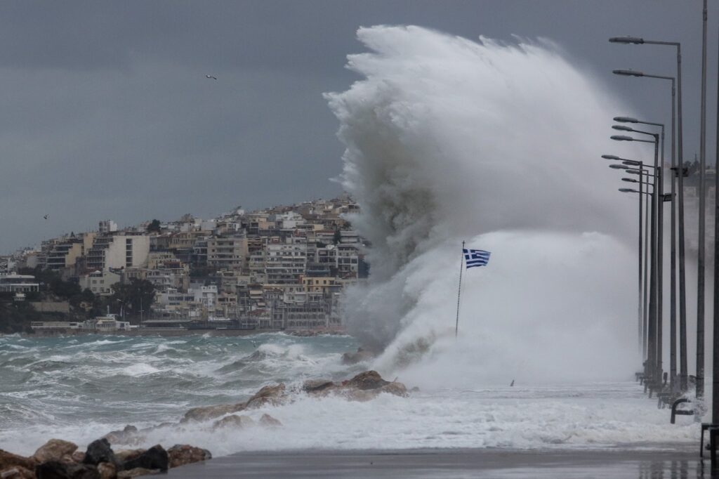 Καιρός:-Έρχονται-άνεμοι-foen-–-Τι-είναι-το-φαινόμενο-και-σε-ποιες-περιοχές-θα-κάνει-την-εμφάνισή-του