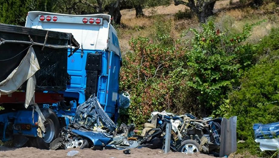 Τραγωδία-στην-Κυπαρισσία:-Πένθιμα-η-καμπάνα-στο-χωριό-του-πατέρα-και-της-12χρονης-κόρης-του-–-Αγωνία-για-τον-19χρονο-γιο-του